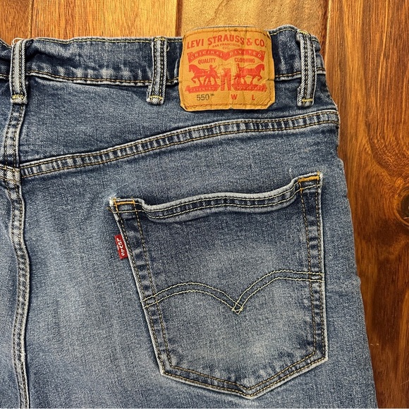 Levi’s 550 Men’s Relaxed Fit Jeans. Size 40x36 - Picture 6 of 13